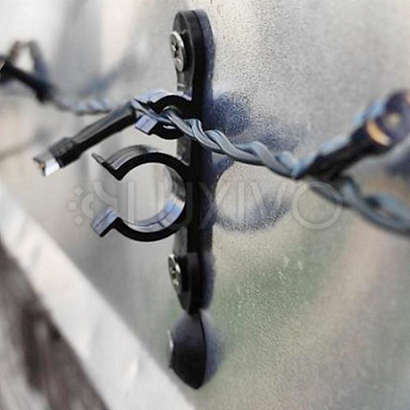 Univerzálny plochý úchyt pre vianočné osvetlenie