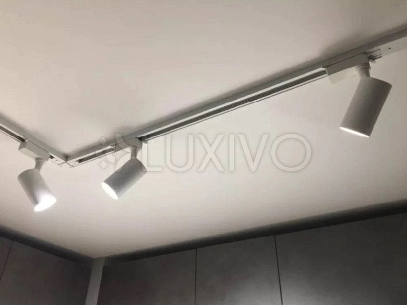 Biela jednofázová hliníková prípojnica pre reflektory 200 cm