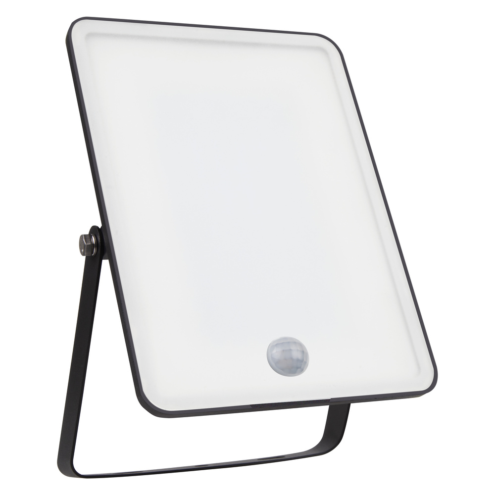 E-shop LED reflektor 50W 4000K 4500lm IP65 čierny so senzorom pohybu LEDVANCE ESSENTIAL SENSOR